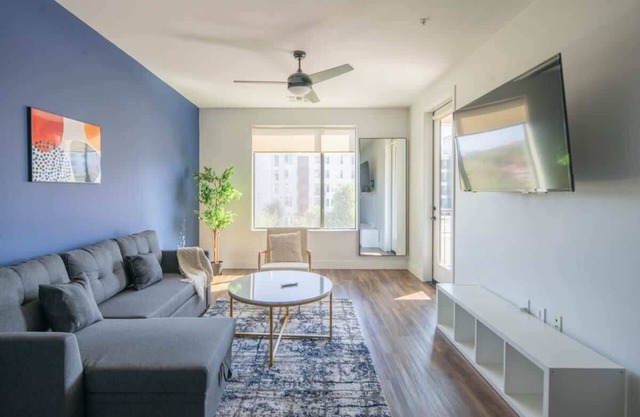Tempe Escape 1BD with Pool Gym Parking WD!