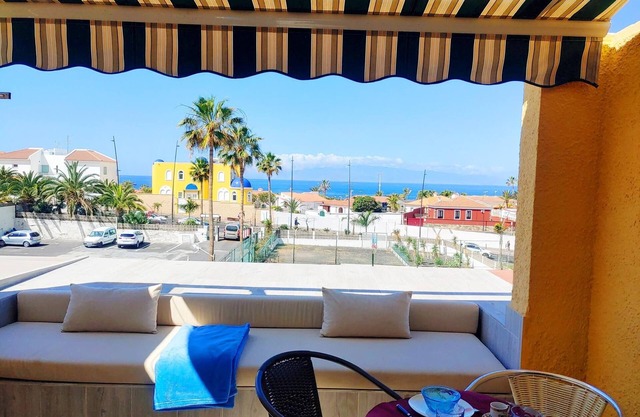 Terrace, sea view, Wi-Fi, swimming pool, 50 mts. from the beach