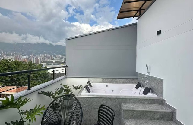 Terraza con jacuzzi y vista increíble