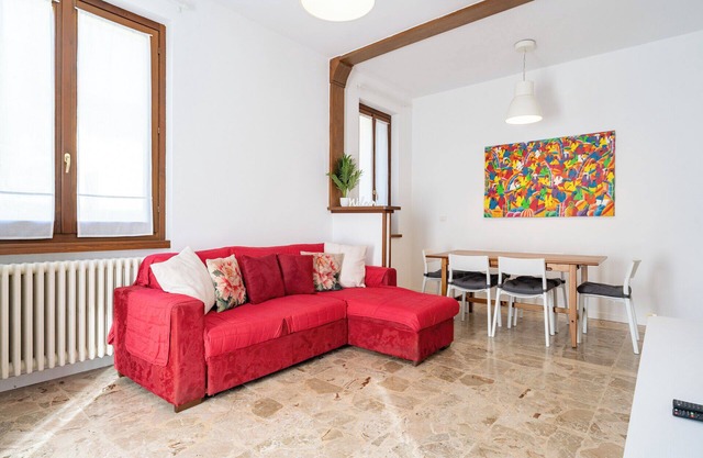 Terrazza Fucinetta - Two Bedroom Apartment, Sleeps 6