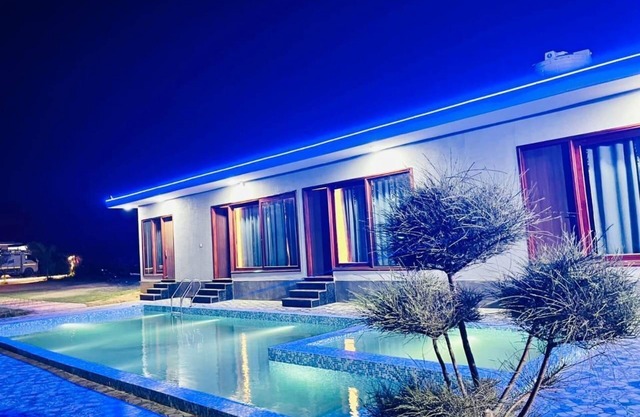 Terrific 5-BHK farmhouse in Gurugram with stunning views