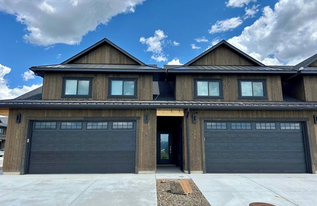 Teton Duo Side-by-Side Homes Hot Tub Walkable 6 Bedrooms Modern Luxury