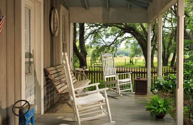 Texas Farm House getaway on BlissWood Ranch with Optional Activities & Safari!