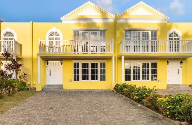 TH w/PVT Beach, Pool,Wi-fi, & AC in Little Bay CC