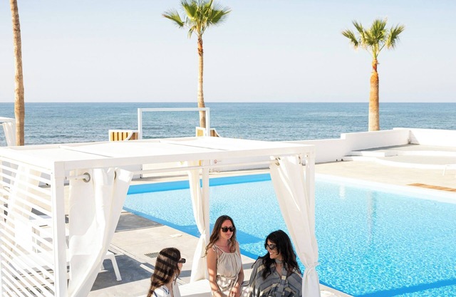 Thalasses Villas-villa Pueblo