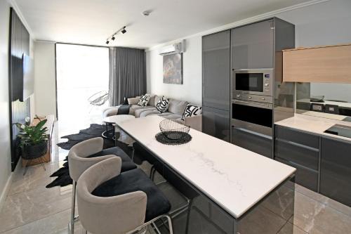 Thango Res Ellipse Waterfall.