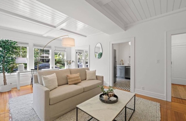 The Adaline 4 | Gorgeous Hyde Park Apt, 1st Floor