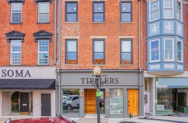 The Addison- Luxury Townhome w/Rooftop Patio