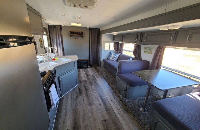 The Air Bee-N-Bee: In The Heart of the Black Hills