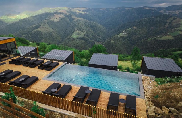 The Altitude Cabin Resort