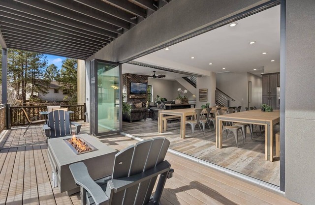 "The Aspen"-Gathering Tree's Family Reunion Deluxe Group stay