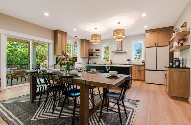 The Avery House ~ A Luxury Retreat in Newberg