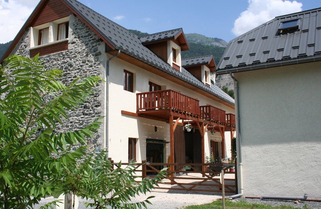 The Barn, Ferme Noemie, Cycle/Ski. Large property, lovely location