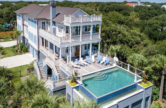 THE BARNALEE- 801 Ocean Blvd. - Ocean Views , Infinity Pool & Easy Beach Access