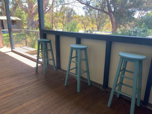 The Beach Cottage - Fenced Yard - Close to Beach and River mouth