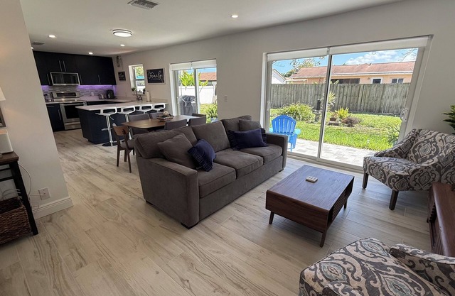 The Beach Nest - Delray Getaway