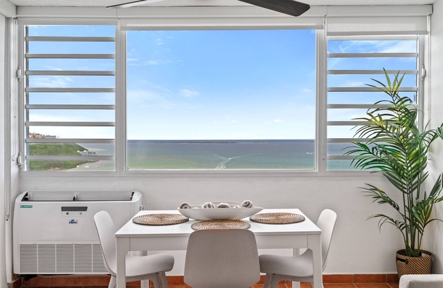 The Best Ocean View, Very Close to El Conquistador Hotel.