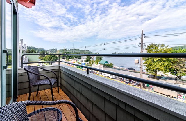 The Best Views of Grand Haven Channel & Lake Michigan from Brezza Di Lago 11