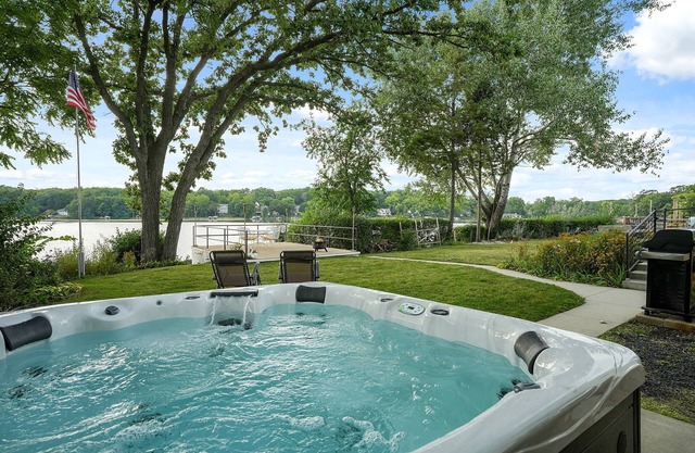 The Beverly on Buena Lake-Hot tub, Kayaks, Ice Fishing