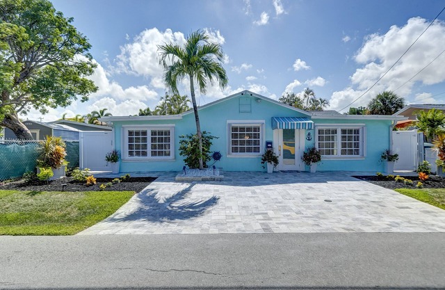 The Blue Key Cottage your own private Key!