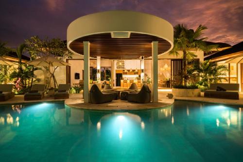 The Blue Parrot Villa by BaliSuperHost