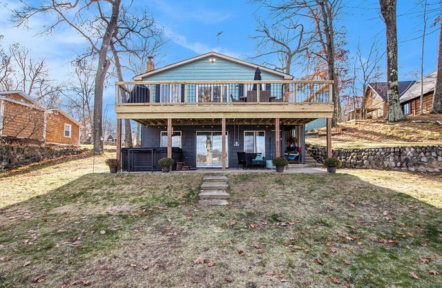 The Blue Perch- Pet Friendly Cottage with Hot Tub