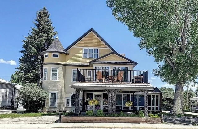 The Boho Buffalo Inn