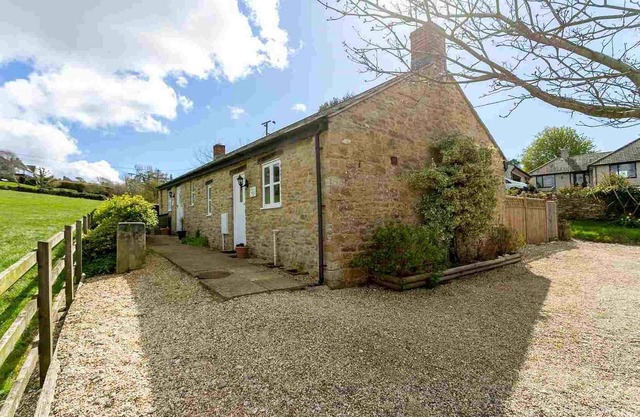 The Brambles - one bedroom Country Cottage near Dorset Coast.