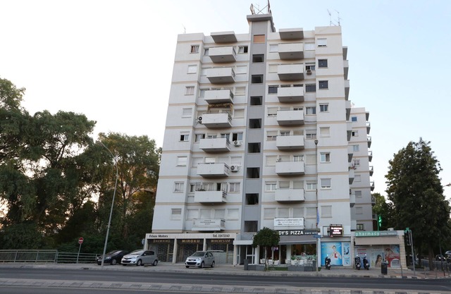 The Bridge-House Apartment