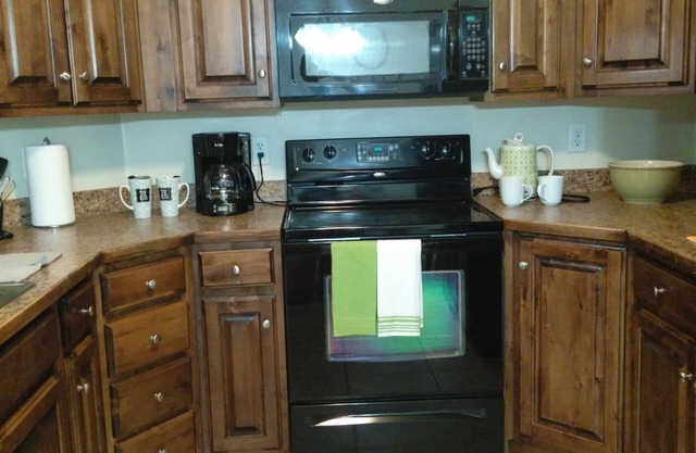 The Cambree: A 3 Bedroom, 2 bath fully furnished Deluxe Condo