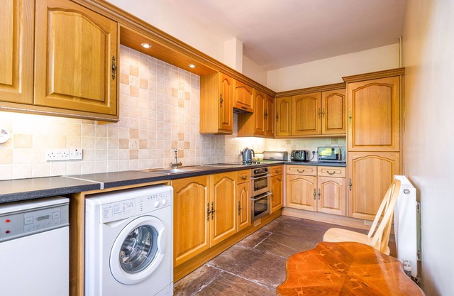 THE CARTHOUSE, pet friendly, with a garden in Woolhope