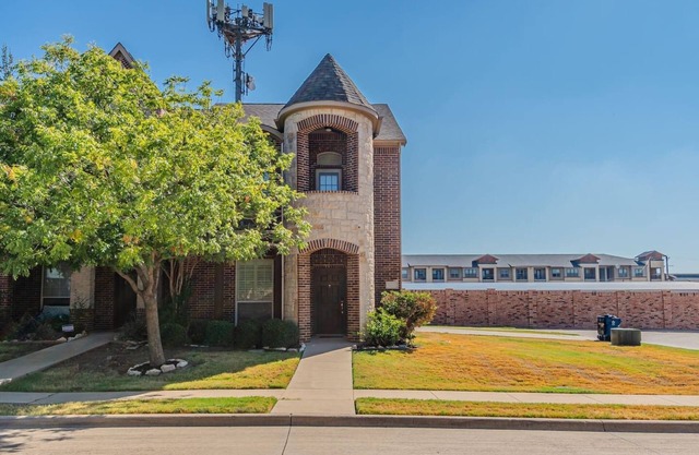The Castle!by the Lake w/Pool & Balcony Grandscape