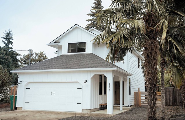 The Cellar, Dundee Wine Country Home, Walk to wineries!