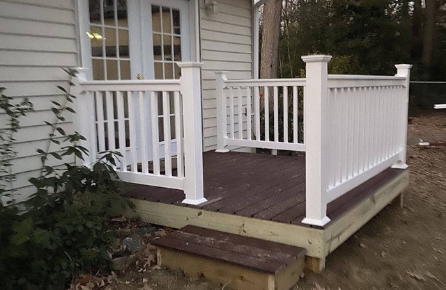 The Charming Country Cottage-Welcomes you and your pet!