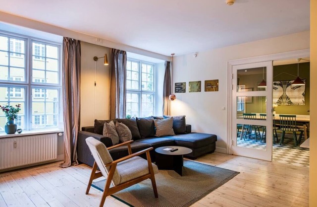 The Churchill 4 by Daniel & Jacobs'