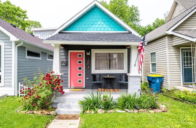 The Colorful Cottage Charming Fountain Square Home