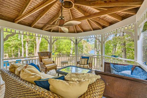 The Compass Rose by Leavetown Vacations