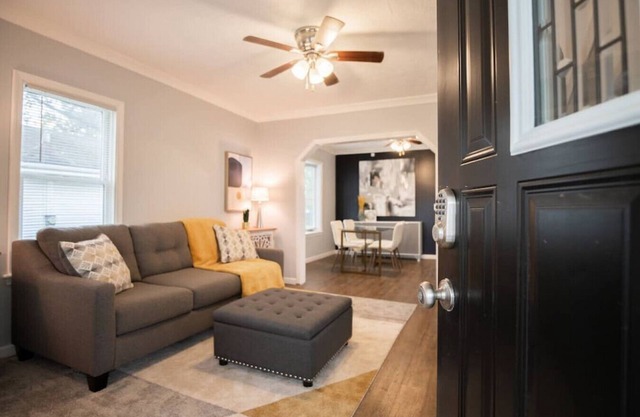 THE CORNER COTTAGE - Contemporary 1BD in Peoria