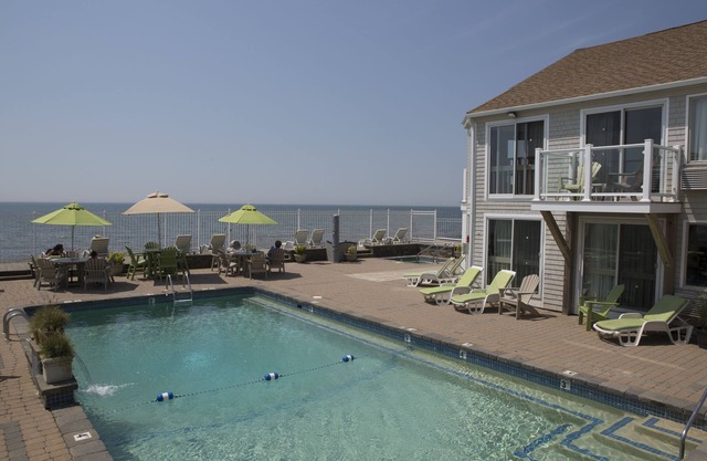 The Corsair & Cross Rip Oceanfront Resort