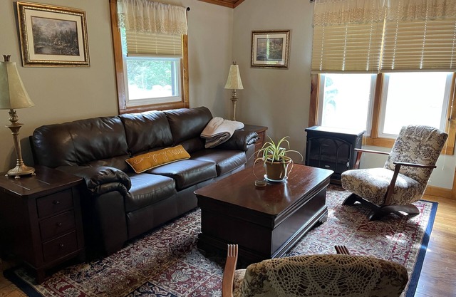 “The Cottage” is in a private lake community 15 mins. from Mountain Creek Resort