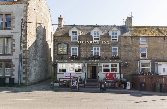 THE DALE TOWNHOUSE, pet friendly, with open fire in Allendale