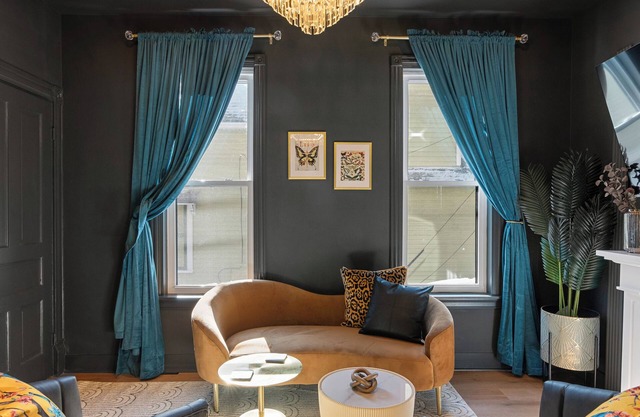 The Deco Lounge: Parking, Patio & Luxe Style. Get your Gatsby on!