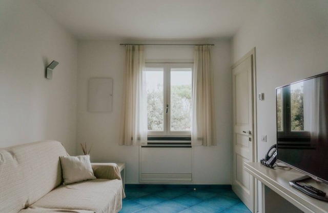 The Dolphin -Rhombus Apartment