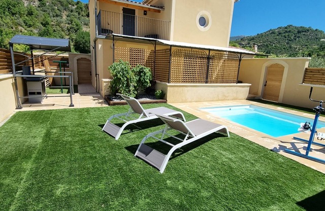 The Dovecote at the Clos. House for 4 people with comfortable swimming pool.