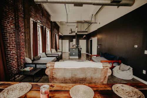 The Downtown Bungalow Loft