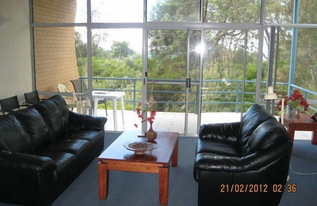 The Dunes, Broulee Beach, Luxury 3 bedroom, 2 bathrooms, linen provided.