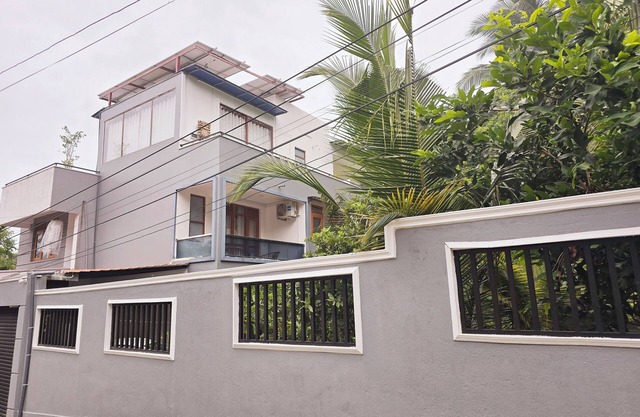 The ElegancenPeaceful Residential area. 2KM away from the beach and city centre