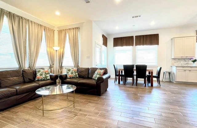 The elegant home at 5 star location close to highway 59 within beautiful park