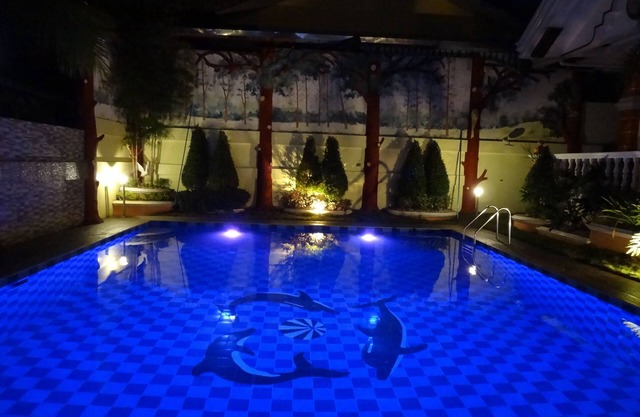 The Executive Villa Inn & Suites