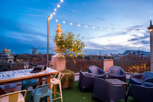 The Family Host - Lost Garden Ciutadella Park